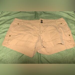 American Eagle khaki shorts size 8